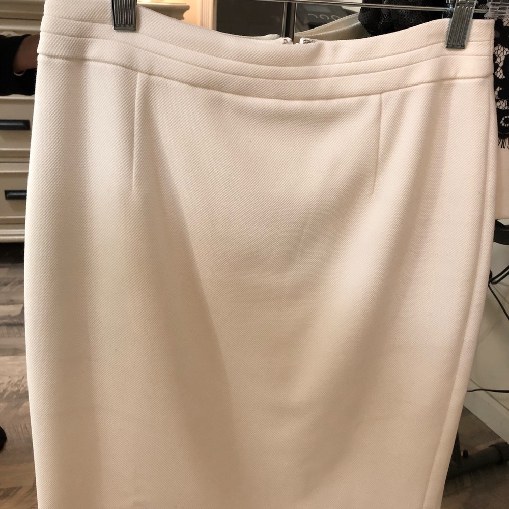 White House Black Market creme skirt- Never worn